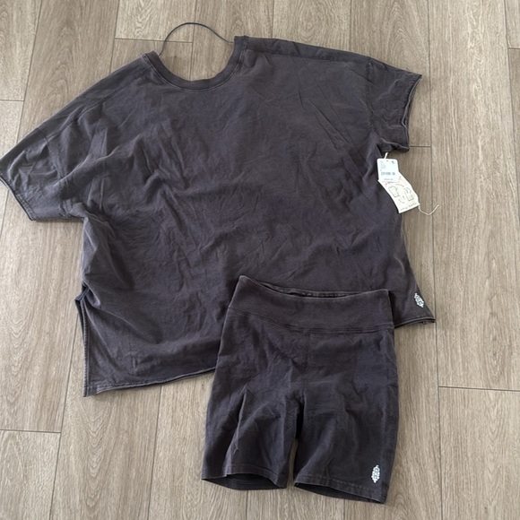 Free People Hot Shot Reversible Set NWT small
Black - Picture 4 of 11